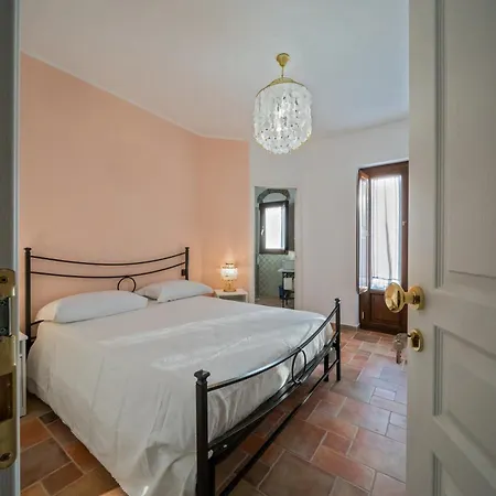 فندق مبيت وإفطار Dimora Le Antiche Torri أغروبولي