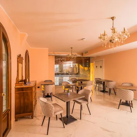 فندق مبيت وإفطار Dimora Le Antiche Torri 4*